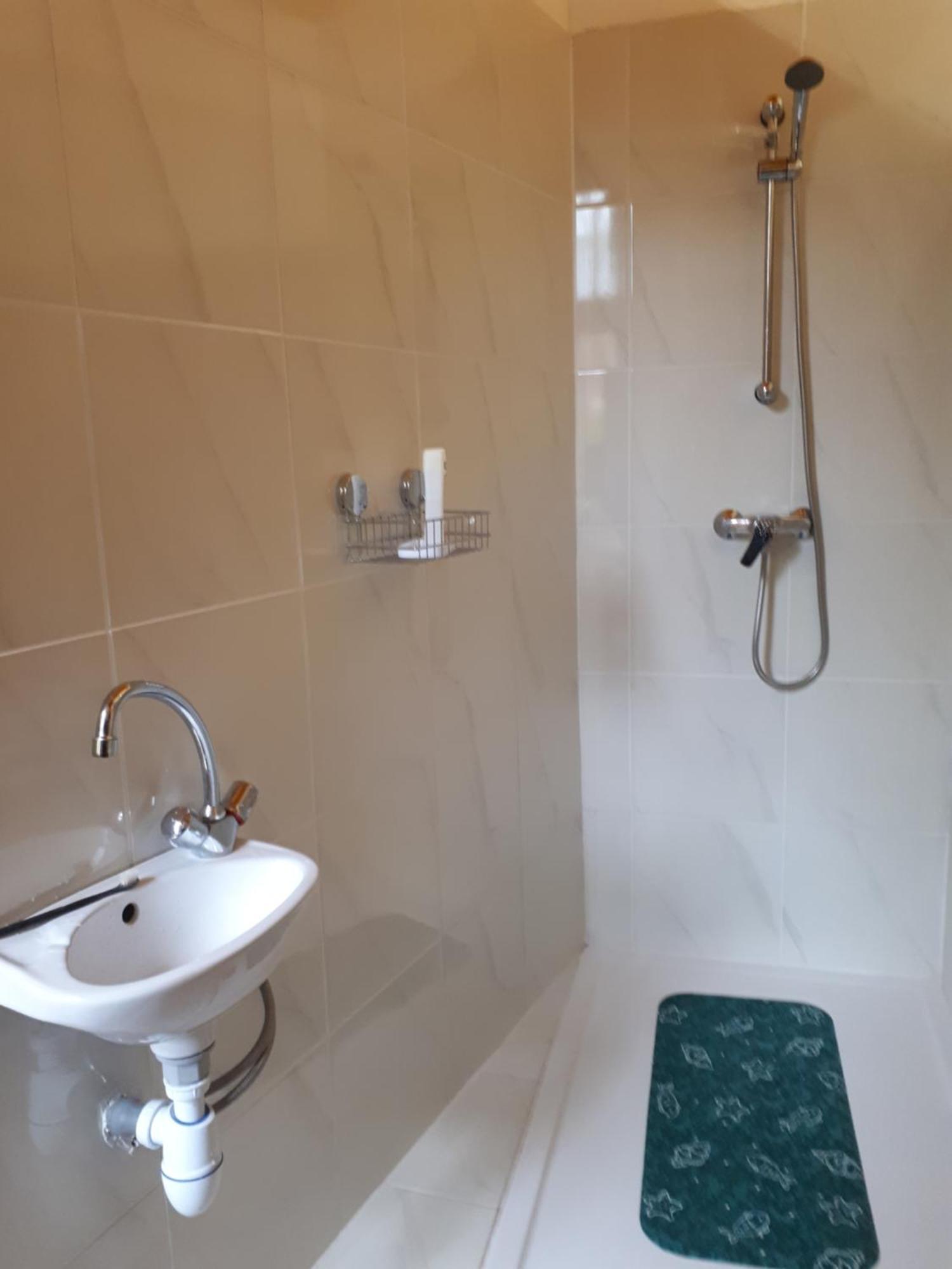 Loft Atypique Hyper Centre A 5Mn A Pied De La Plage De L'Ecluse 2 A 8 Personnes Dinard Extérieur photo